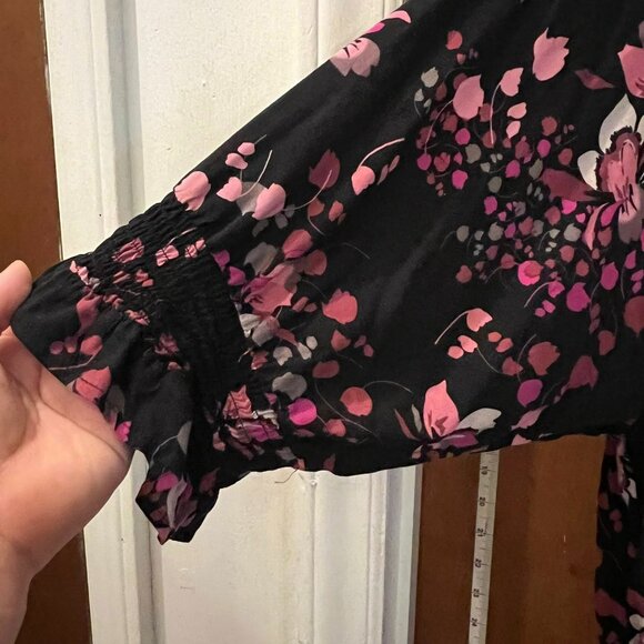 Size 4(4X) - Torrid - Black and Pink Half Sleeve Midi Dress - Picture 3 of 6